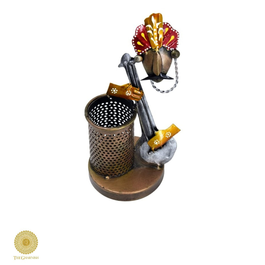 Man With Guitar Pen Stand - The Gharnish - A Unit of Satkala Creations