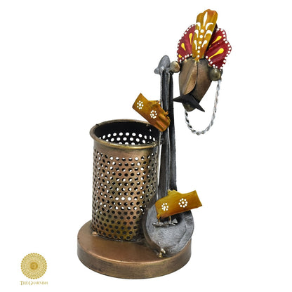 Man With Guitar Pen Stand - The Gharnish - A Unit of Satkala Creations